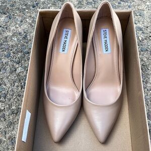 Steve Madden luiza nude pumps size 8.5 never worn!